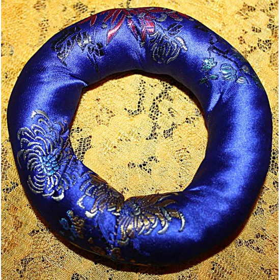 RING Pillow (Cushion) to keep Singing Bowls Safly - Small Size (12 cm, 4.7 inch) RING Pillow (Cushion) to keep Singing Bowls Safly - Small Size (12 cm, 4.7 inch)