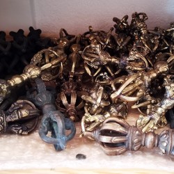 Vajra/Dorje steel - Beautiful Decorative ritual weapon, Hand worked in Nepal - Medium Size (15*14 cm, 5.9*5.5 inch)