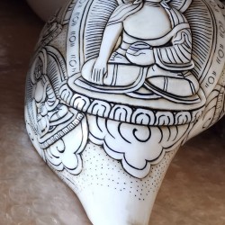 Pancha Buddha Carving Conch Shell(SANKHA), powerful ancient healing (therapeutic) instrument, Hand work, White Color - Medium Size (19.5*30 cm, 7.6*11.8 inch)