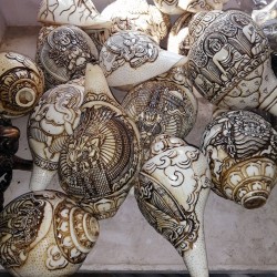 Pancha Buddha Carving Conch Shell(SANKHA), powerful ancient healing (therapeutic) instrument, Hand work, White Color - Medium Size (19.5*30 cm, 7.6*11.8 inch)