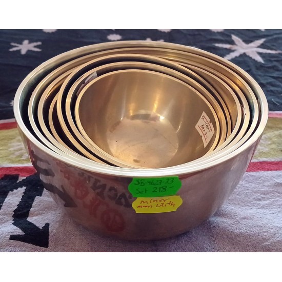 Cast-moulded Chakra Set Bowls with ascending sound and size - Small Size